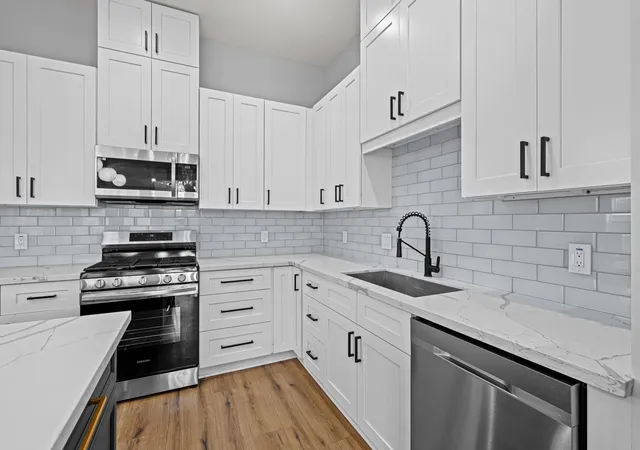 3rd image of 6476 T C Jester Blvd, Houston, TX 77091 | MLS# 30197671