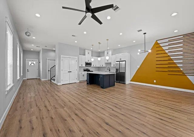 5th image of 6476 T C Jester Blvd, Houston, TX 77091 | MLS# 30197671