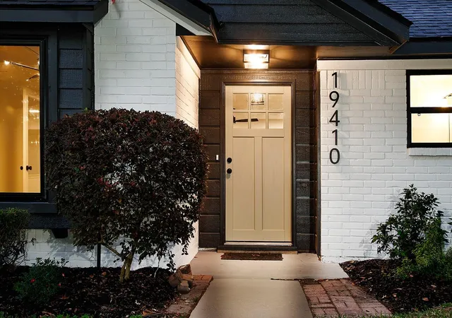 2nd image of 19410 Craigchester Ln, Spring, TX 77388 | MLS# 10041832