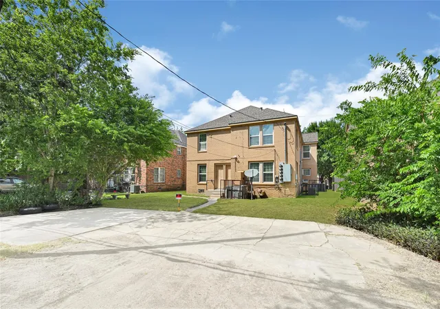 Photo 2 of Multi family home for sale at 2302 Blodgett St #1-4, Houston, TX 77004 | MLS# 69985699 | Listing updated on 2026-09-14