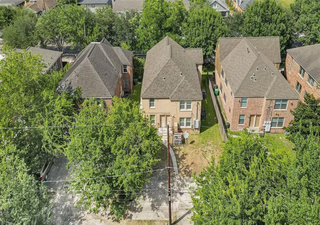 Photo 3 of Multi family home for sale at 2302 Blodgett St #1-4, Houston, TX 77004 | MLS# 69985699 | Listing updated on 2026-09-14