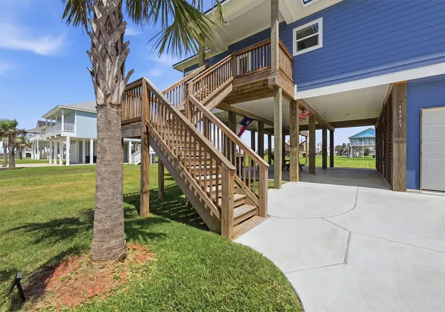 Photo 3 of Single family home for sale at 18307 Warrior Rd, Galveston, TX 77554 | MLS# 86527059 | Listing updated on 2026-10-07