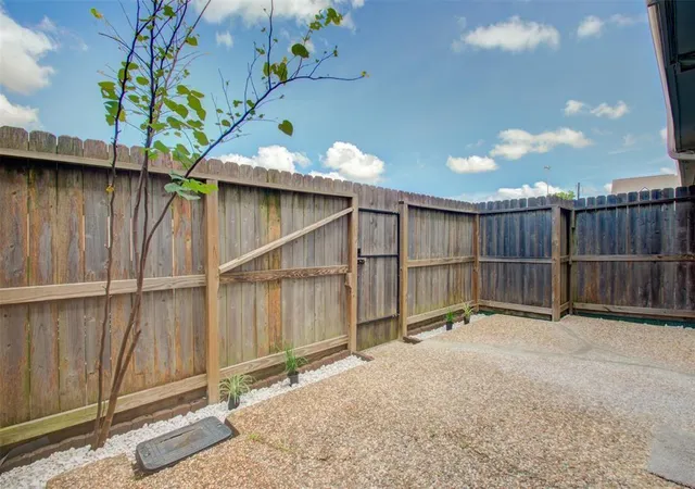 17th image of 10332 Longmont Dr #47/3, Houston, TX 77042 | MLS# 17969422