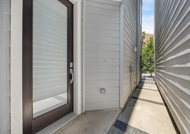 2nd image of 4605 La Branch St, Houston, TX 77004 | MLS# 72518777