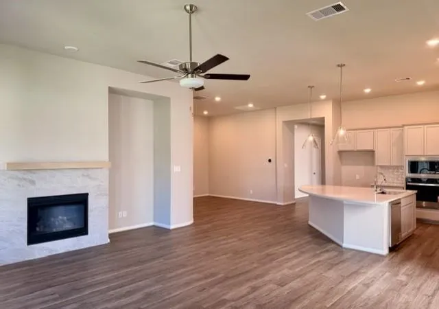 Photo 3 of Sale Pending at 6713 Hillside View Ln, League City, TX 77573 | MLS# 35923676 | Listing updated on 2026-09-04