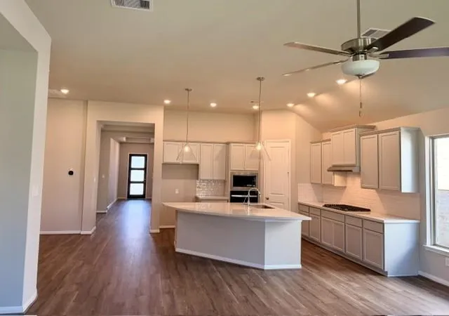 Photo 3 of Sale Pending at 6713 Hillside View Ln, League City, TX 77573 | MLS# 35923676 | Listing updated on 2026-09-04