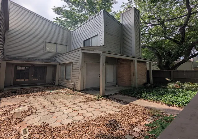 3rd image of 1653 Prairie Mark Ln, Houston, TX 77077 | MLS# 71920584