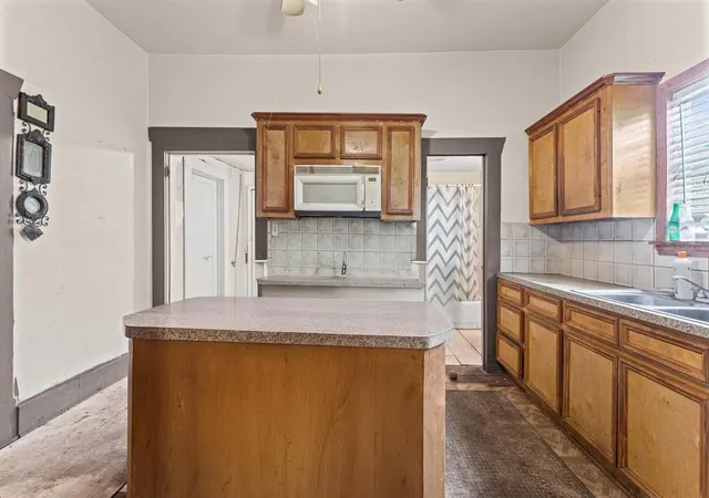 Photo 3 of Sale Pending at 7435 Hezekiah Ln, Houston, TX 77088 | MLS# 95551240 | Listing updated on 2026-10-05