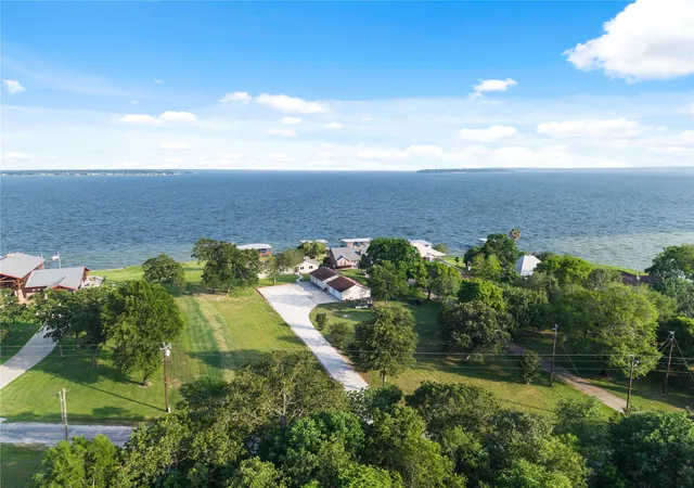 Photo 2 of Single family home for sale at 292 Old Post Rd S, Livingston, TX 77351 | MLS# 25883775 | Listing updated on 2026-08-27