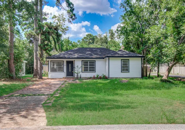 Photo 1 of Single family home for sale at 1100 Cowan Ave, Conroe, TX 77301 | MLS# 88587584 | Listing updated on 2026-09-16