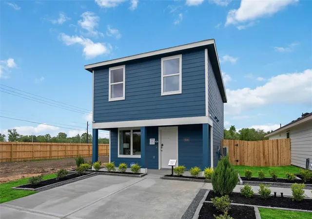 Photo 2 of Sale Pending at 6008 Madden Ln, Houston, TX 77048 | MLS# 97239347 | Listing updated on 2026-08-27
