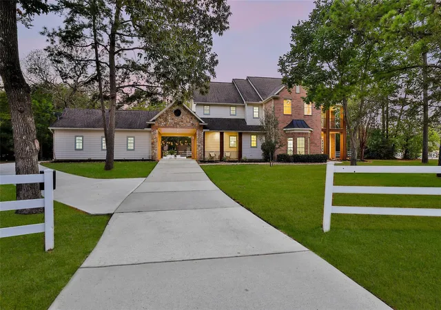 Photo 2 of Single family home for sale at 33319 White Oak Ct, Magnolia, TX 77354 | MLS# 83626169 | Listing updated on 2026-08-26