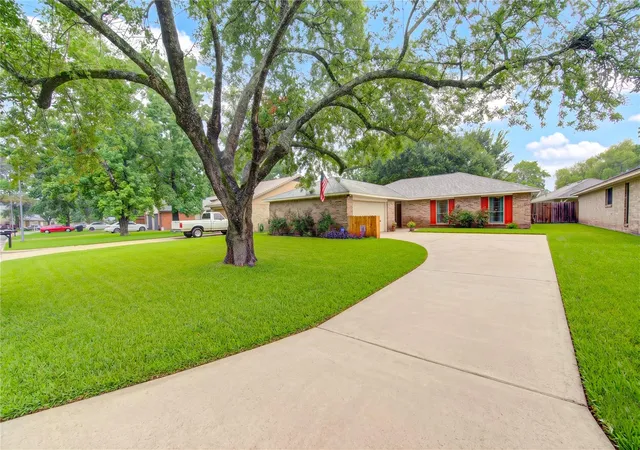 Photo 2 of Single family home for sale at 17559 S Compass Rose Cir, Crosby, TX 77532 | MLS# 86746308 | Listing updated on 2026-07-18