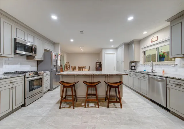 Photo 3 of Single family home for sale at 17559 S Compass Rose Cir, Crosby, TX 77532 | MLS# 86746308 | Listing updated on 2026-07-18