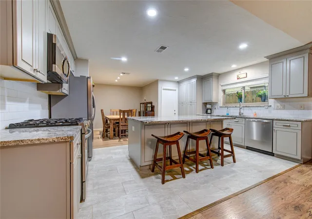 Photo 4 of Single family home for sale at 17559 S Compass Rose Cir, Crosby, TX 77532 | MLS# 86746308 | Listing updated on 2026-07-18