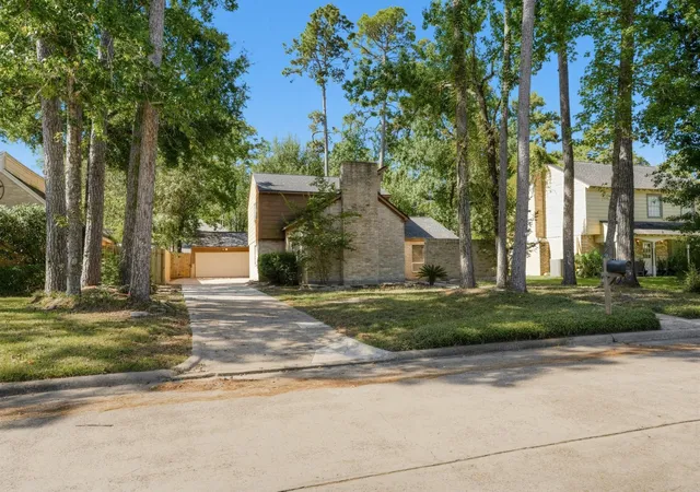 1st image of 2038 Parkdale Dr, Kingwood, TX 77339 | MLS# 25213162