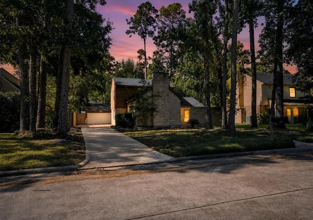 2nd image of 2038 Parkdale Dr, Kingwood, TX 77339 | MLS# 25213162