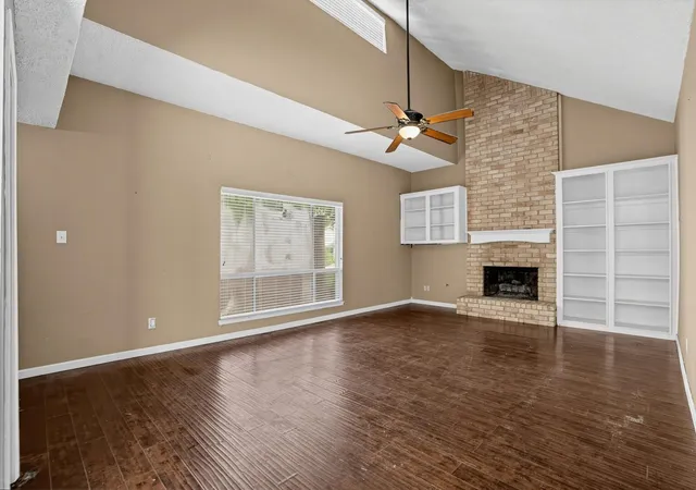 3rd image of 2038 Parkdale Dr, Kingwood, TX 77339 | MLS# 25213162