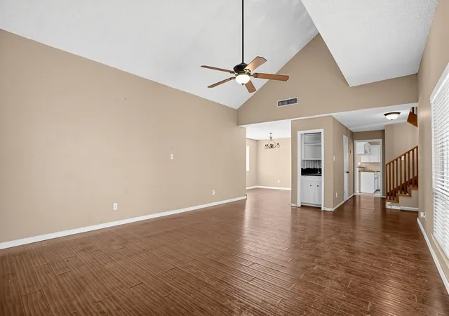 5th image of 2038 Parkdale Dr, Kingwood, TX 77339 | MLS# 25213162