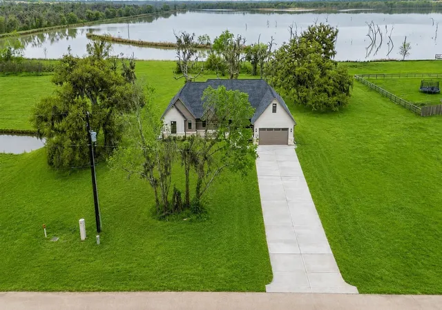 Photo 1 of Single family home for sale at 250 Pony Trl, Angleton, TX 77515 | MLS# 93005758 | Listing updated on 2026-09-19