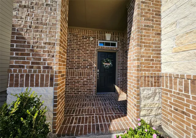 Photo 2 of Sale Pending at 7614 Terra Grv Dr, Houston, TX 77083 | MLS# 45699401 | Listing updated on 2026-09-21