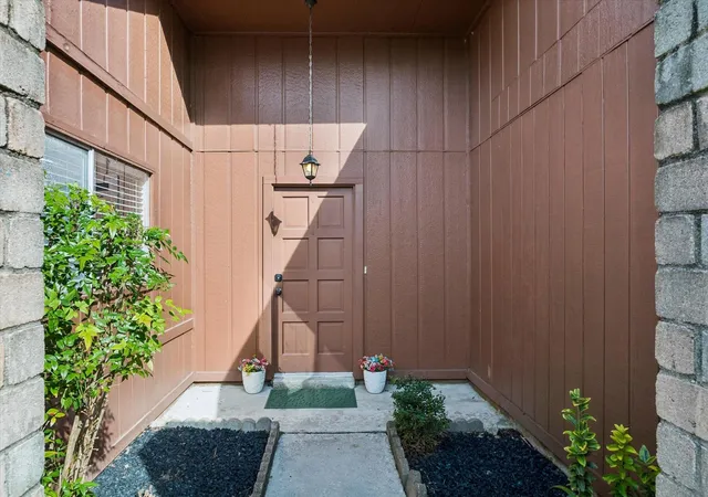 Photo 3 of Sale Pending at 2311 Webster Ranch Rd, Friendswood, TX 77546 | MLS# 33285989 | Listing updated on 2026-09-14