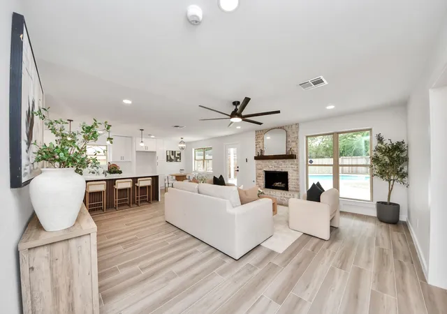 Photo 3 of Sale Pending at 12323 Brandywyne Dr, Houston, TX 77077 | MLS# 20306203 | Listing updated on 2026-09-10