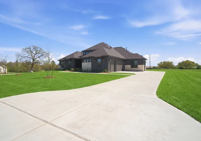 Photo 3 of Single family home for sale at 24903 Hopeview Way, Montgomery, TX 77356 | MLS# 20540145 | Listing updated on 2026-09-13