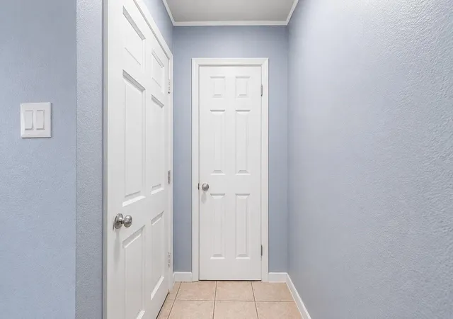 Photo 2 of Condo for sale at 2615 Marilee Ln #2, Houston, TX 77057 | MLS# 28439787 | Listing updated on 2026-08-25