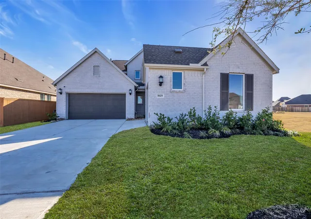 3rd image of 8619 Jade Hill Dr, Rosharon, TX 77583 | MLS# 36241553