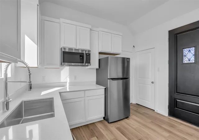 5th image of 8619 Jade Hill Dr, Rosharon, TX 77583 | MLS# 36241553