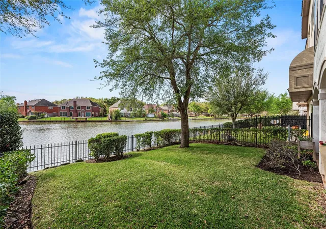 3rd image of 1006 Old Oyster Trl, Sugar Land, TX 77478 | MLS# 57755636