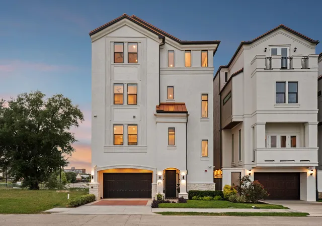 Photo 3 of Sale Pending at 611 N Live Oak St, Houston, TX 77003 | MLS# 78739704 | Listing updated on 2026-08-26