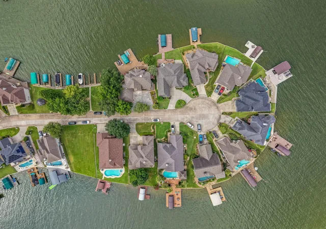 40th image of 318 Bayshore Dr, Montgomery, TX 77356 | MLS# 82054838