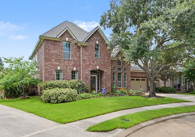 Photo 4 of Single family home for sale at 26907 Mossy Leaf Ln, Cypress, TX 77433 | MLS# 27350848 | Listing updated on 2026-09-23