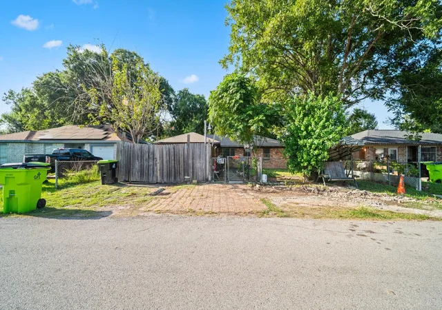 1st image of 1302 San Jacinto Ave, Richmond, TX 77469 | MLS# 52990268