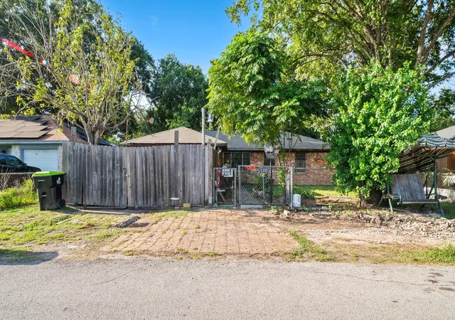 2nd image of 1302 San Jacinto Ave, Richmond, TX 77469 | MLS# 52990268