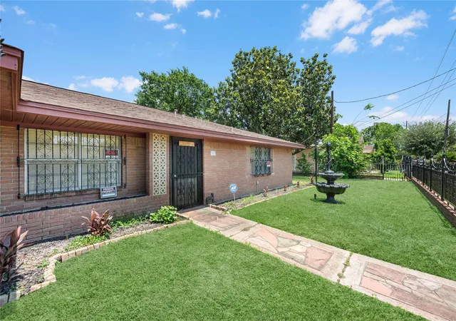 4th image of 7007 Avenue F, Houston, TX 77011 | MLS# 50834760