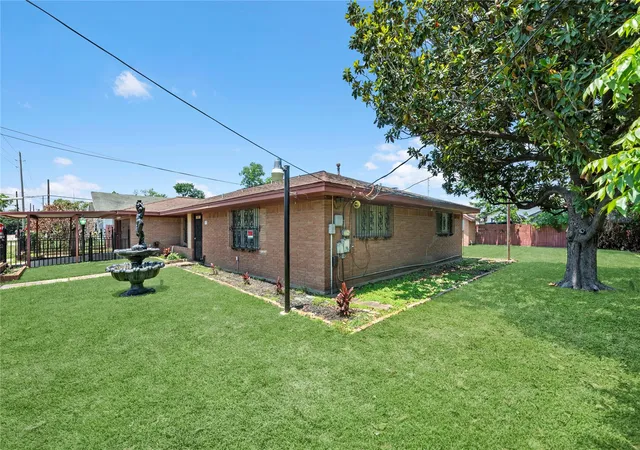 5th image of 7007 Avenue F, Houston, TX 77011 | MLS# 50834760