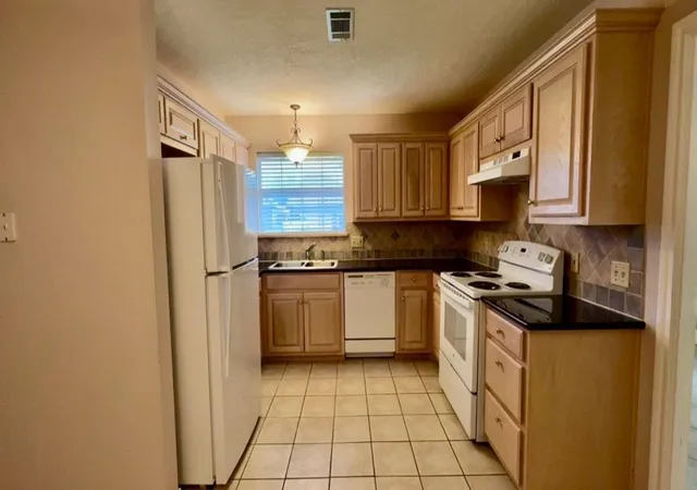 Photo 2 of Sale Pending at 4665 Glen Oaks Cir, Beaumont, TX 77708 | MLS# 40423690 | Listing updated on 2026-09-10