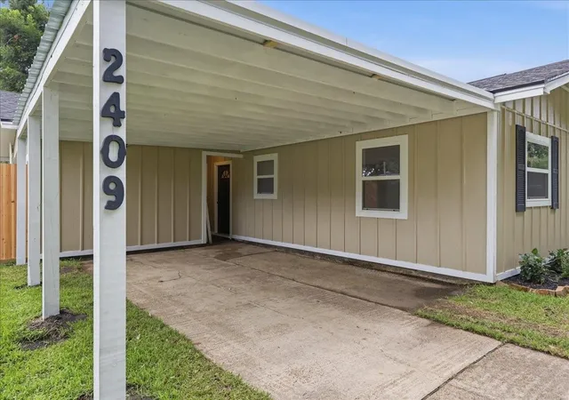 Homes for sale in Port Neches, TX | 2409 Grand Blvd, Port Neches, TX 77651 | MLS# 65453222