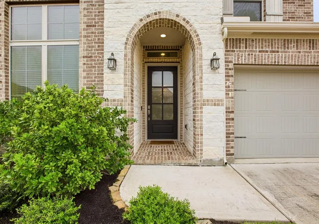 Photo 2 of Single family home for sale at 19451 Gray Mare Dr, Tomball, TX 77377 | MLS# 76556661 | Listing updated on 2026-09-14