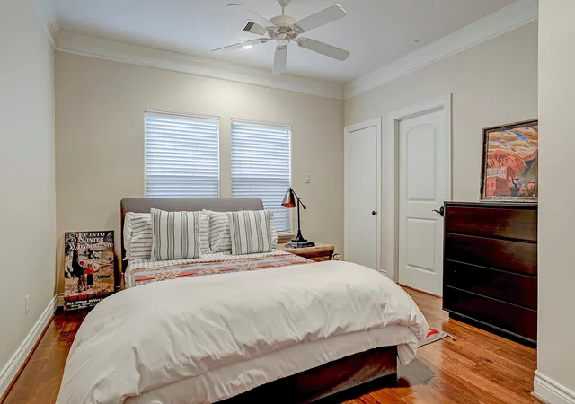 4th image of 2109 Crocker St, Houston, TX 77006 | MLS# 82524399