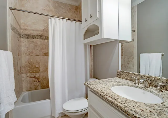 5th image of 2109 Crocker St, Houston, TX 77006 | MLS# 82524399