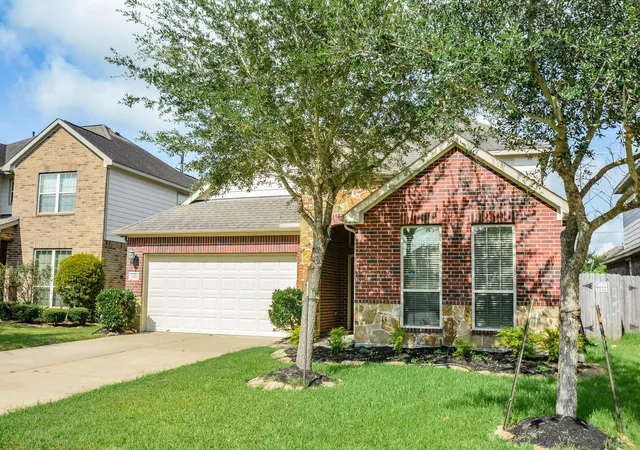Photo 3 of Single family home for sale at 2322 Argos Dr, Missouri City, TX 77459 | MLS# 48235714 | Listing updated on 2026-08-29