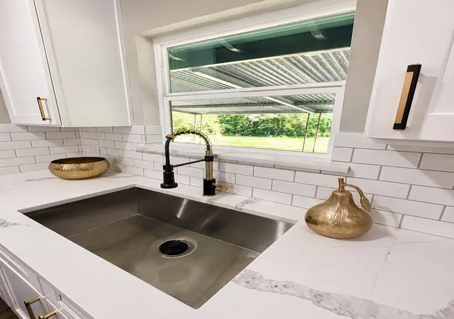 Photo 4 of Sale Pending at 4935 Enyart St, Houston, TX 77021 | MLS# 31974824 | Listing updated on 2026-09-10