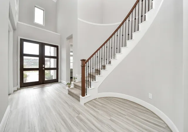3rd image of 10015 Crescent Wood Dr, Missouri City, TX 77459 | MLS# 69766975