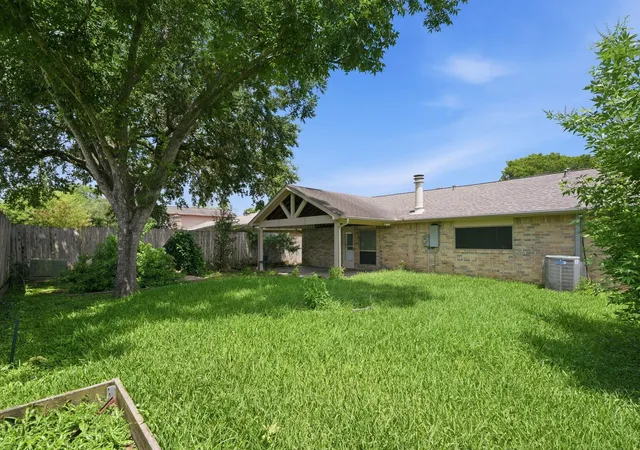 Photo 20 of Single family home for sale at 2319 Grindstone Ln, Sugar Land, TX 77498 | MLS# 34158534 | Listing updated on 2026-08-03