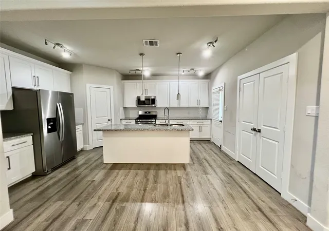 5th image of 4301 Clover St, Houston, TX 77051 | MLS# 6302357