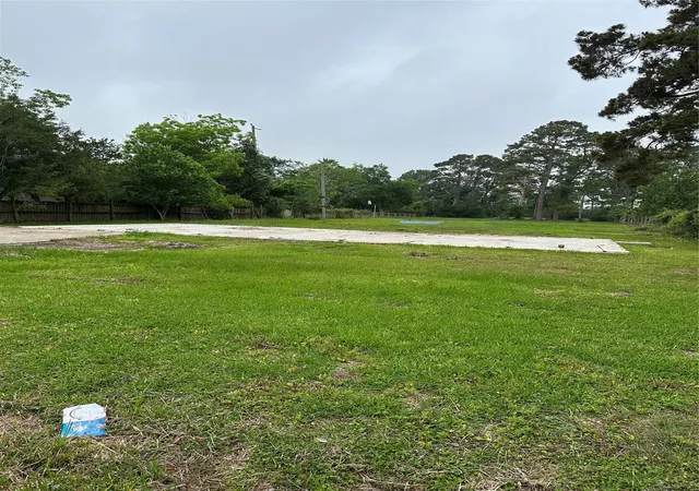 2nd image of 5020 Pine St, Seabrook, TX 77586 | MLS# 62553847